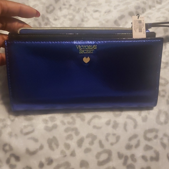 Victoria's Secret Handbags - Victoria Secret Wristlet
